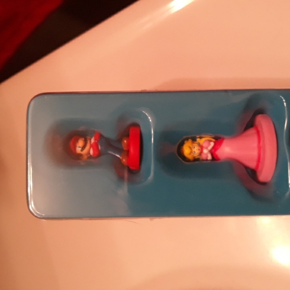 Monopoly Gamer Board Game, excellent condition, pieces new in plastic - Picture 5 of 13